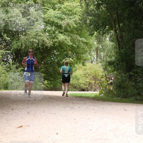 30.08.2026 - Elbe Triathlon Hamburg Antke Förster http://msf.ph/oto/10103759 30.08.2026 11:45:45 Laufen 965 meine-sportfotos.de