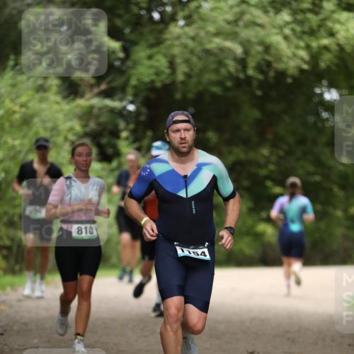 30.08.2026 - Elbe Triathlon Hamburg Antke Förster http://msf.ph/oto/10103768 30.08.2026 11:41:46 Laufen 810, 1154 meine-sportfotos.de
