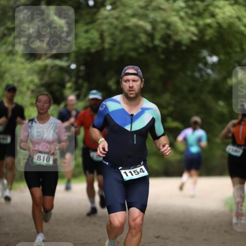 30.08.2026 - Elbe Triathlon Hamburg Antke Förster http://msf.ph/oto/10103770 30.08.2026 11:41:47 Laufen 810, 1154, 31847 meine-sportfotos.de