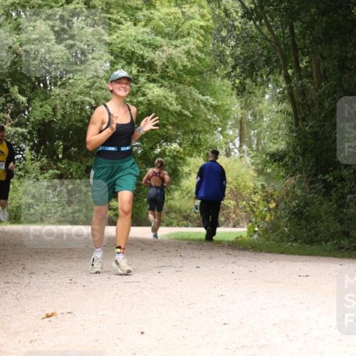 30.08.2026 - Elbe Triathlon Hamburg Antke Förster http://msf.ph/oto/10103773 30.08.2026 11:46:16 Laufen 1087 meine-sportfotos.de