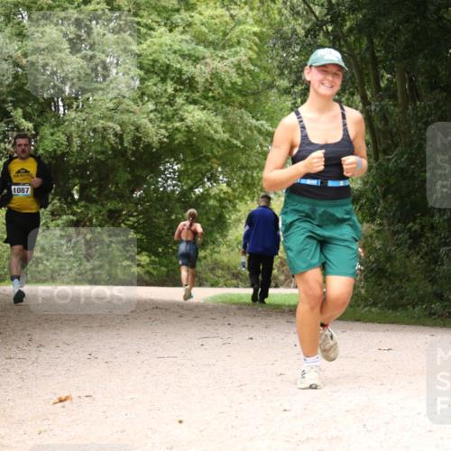 30.08.2026 - Elbe Triathlon Hamburg Antke Förster http://msf.ph/oto/10103777 30.08.2026 11:46:18 Laufen 1087 meine-sportfotos.de
