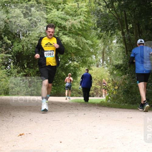 30.08.2026 - Elbe Triathlon Hamburg Antke Förster http://msf.ph/oto/10103779 30.08.2026 11:46:20 Laufen 1087 meine-sportfotos.de