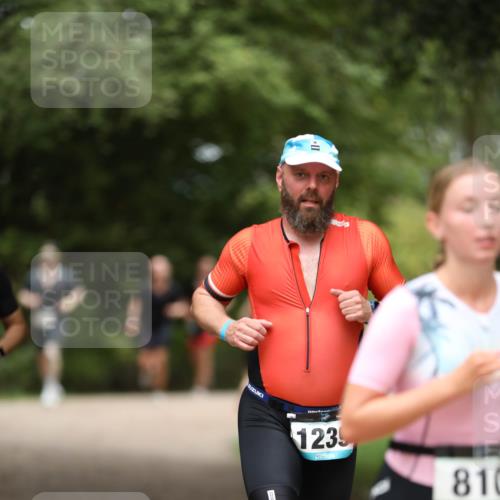 30.08.2026 - Elbe Triathlon Hamburg Antke Förster http://msf.ph/oto/10103782 30.08.2026 11:41:52 Laufen 1235, 810 meine-sportfotos.de