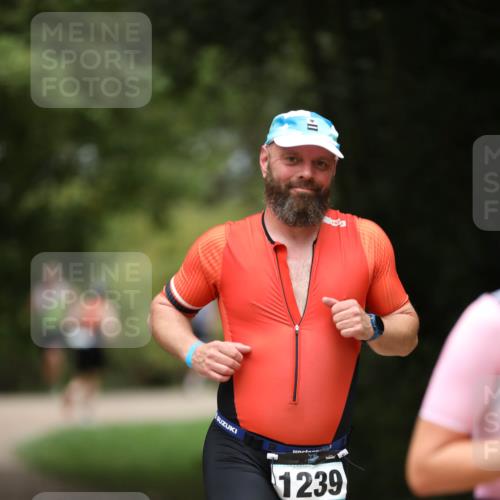 30.08.2026 - Elbe Triathlon Hamburg Antke Förster http://msf.ph/oto/10103784 30.08.2026 11:41:52 Laufen 1239 meine-sportfotos.de
