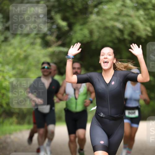 30.08.2026 - Elbe Triathlon Hamburg Antke Förster http://msf.ph/oto/10103812 30.08.2026 11:42:03 Laufen  meine-sportfotos.de