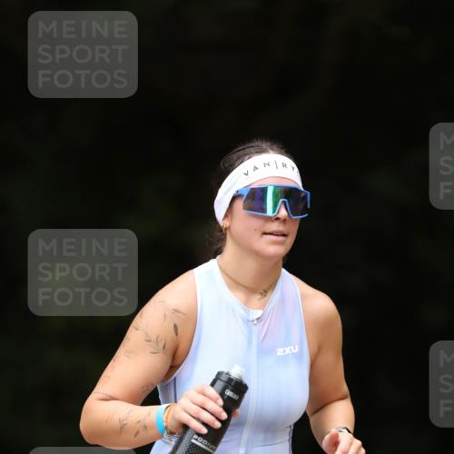 30.08.2026 - Elbe Triathlon Hamburg Antke Förster http://msf.ph/oto/10103826 30.08.2026 11:42:07 Laufen 2, 808 meine-sportfotos.de