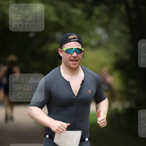 30.08.2026 - Elbe Triathlon Hamburg Antke Förster http://msf.ph/oto/10103830 30.08.2026 11:42:10 Laufen  meine-sportfotos.de