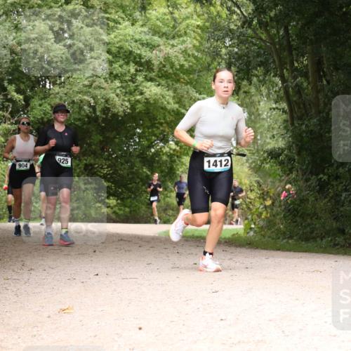 30.08.2026 - Elbe Triathlon Hamburg Antke Förster http://msf.ph/oto/10103859 30.08.2026 11:47:34 Laufen 904, 925, 1412 meine-sportfotos.de