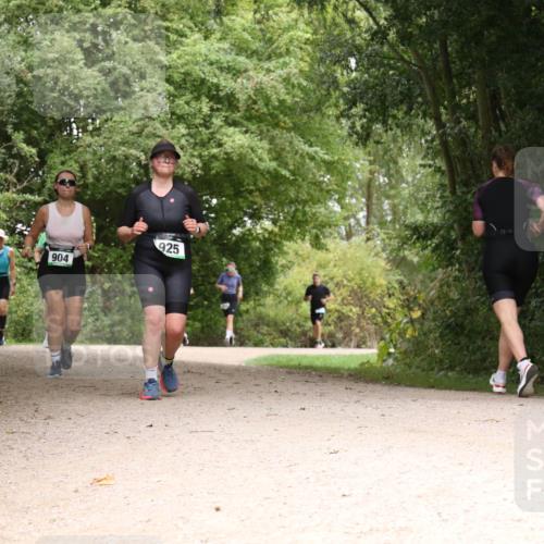30.08.2026 - Elbe Triathlon Hamburg Antke Förster http://msf.ph/oto/10103863 30.08.2026 11:47:35 Laufen 904, 925 meine-sportfotos.de