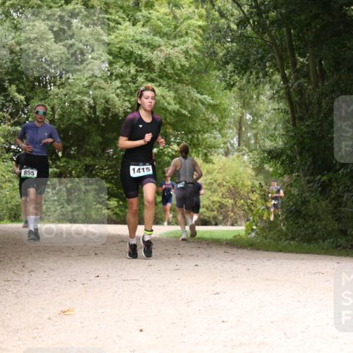 30.08.2026 - Elbe Triathlon Hamburg Antke Förster http://msf.ph/oto/10103883 30.08.2026 11:47:45 Laufen 855, 1415 meine-sportfotos.de