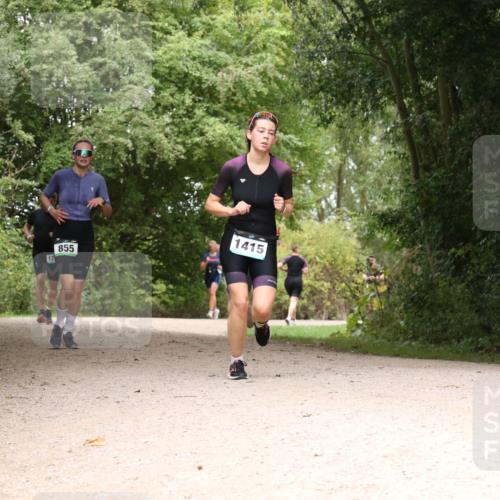 30.08.2026 - Elbe Triathlon Hamburg Antke Förster http://msf.ph/oto/10103885 30.08.2026 11:47:46 Laufen 12, 1415, 855 meine-sportfotos.de