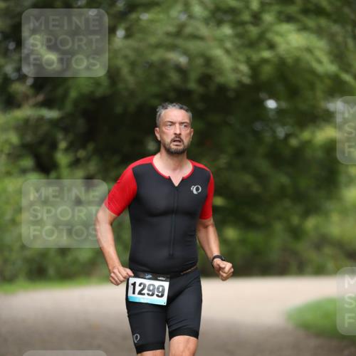 30.08.2026 - Elbe Triathlon Hamburg Antke Förster http://msf.ph/oto/10103886 30.08.2026 11:42:56 Laufen 1299, 0 meine-sportfotos.de