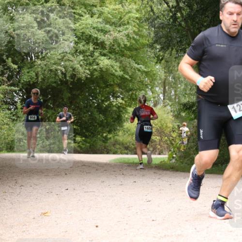 30.08.2026 - Elbe Triathlon Hamburg Antke Förster http://msf.ph/oto/10103903 30.08.2026 11:47:54 Laufen 958, 1971, 1654, 1270 meine-sportfotos.de