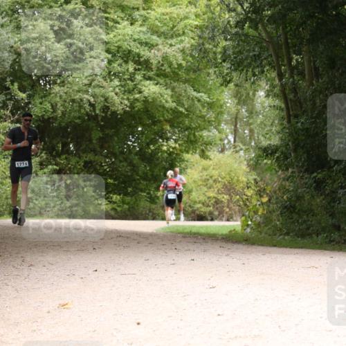 30.08.2026 - Elbe Triathlon Hamburg Antke Förster http://msf.ph/oto/10103915 30.08.2026 11:48:01 Laufen 1274 meine-sportfotos.de