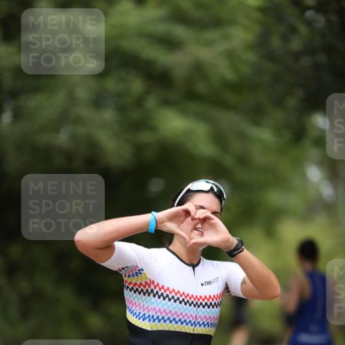 30.08.2026 - Elbe Triathlon Hamburg Antke Förster http://msf.ph/oto/10103920 30.08.2026 11:43:24 Laufen 873 meine-sportfotos.de