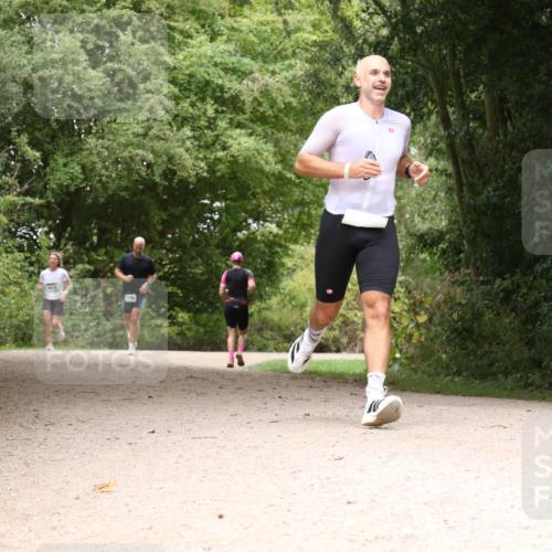 30.08.2026 - Elbe Triathlon Hamburg Antke Förster http://msf.ph/oto/10103931 30.08.2026 11:48:13 Laufen 1284 meine-sportfotos.de
