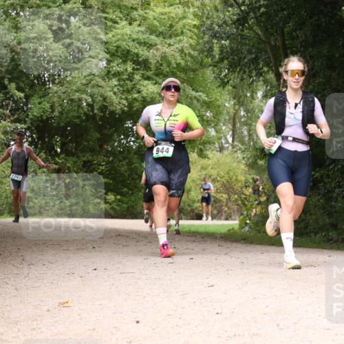 30.08.2026 - Elbe Triathlon Hamburg Antke Förster http://msf.ph/oto/10103953 30.08.2026 11:48:36 Laufen 1293, 944 meine-sportfotos.de