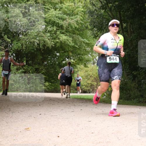 30.08.2026 - Elbe Triathlon Hamburg Antke Förster http://msf.ph/oto/10103955 30.08.2026 11:48:37 Laufen 1293, 944 meine-sportfotos.de