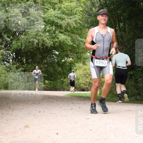 30.08.2026 - Elbe Triathlon Hamburg Antke Förster http://msf.ph/oto/10103963 30.08.2026 11:48:41 Laufen 122, 1293 meine-sportfotos.de
