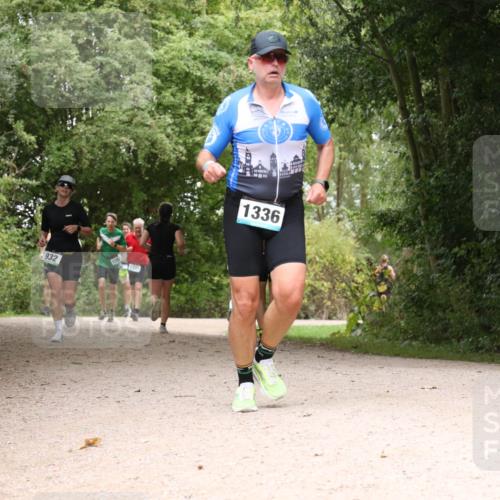30.08.2026 - Elbe Triathlon Hamburg Antke Förster http://msf.ph/oto/10104003 30.08.2026 11:49:19 Laufen 932, 1336 meine-sportfotos.de