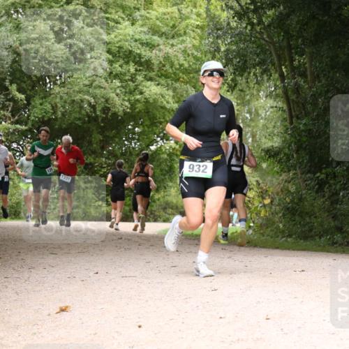 30.08.2026 - Elbe Triathlon Hamburg Antke Förster http://msf.ph/oto/10104009 30.08.2026 11:49:22 Laufen 1281, 126, 1331, 932 meine-sportfotos.de