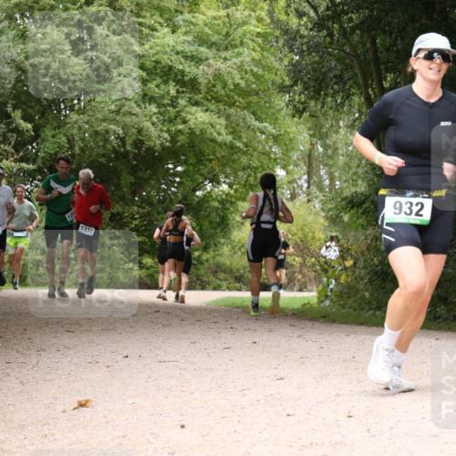 30.08.2026 - Elbe Triathlon Hamburg Antke Förster http://msf.ph/oto/10104011 30.08.2026 11:49:23 Laufen 1281, 126, 1331, 932, 2 meine-sportfotos.de