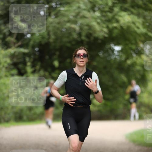 30.08.2026 - Elbe Triathlon Hamburg Antke Förster http://msf.ph/oto/10104018 30.08.2026 11:45:08 Laufen  meine-sportfotos.de