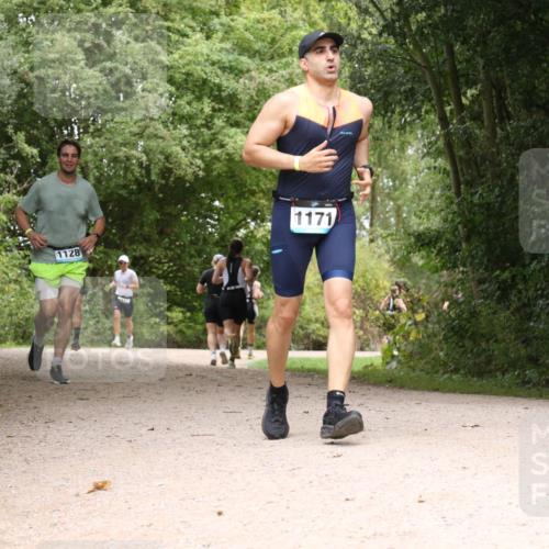 30.08.2026 - Elbe Triathlon Hamburg Antke Förster http://msf.ph/oto/10104027 30.08.2026 11:49:31 Laufen 1171, 1128 meine-sportfotos.de
