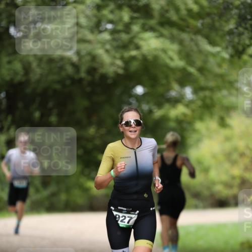 30.08.2026 - Elbe Triathlon Hamburg Antke Förster http://msf.ph/oto/10104030 30.08.2026 11:45:21 Laufen 927 meine-sportfotos.de