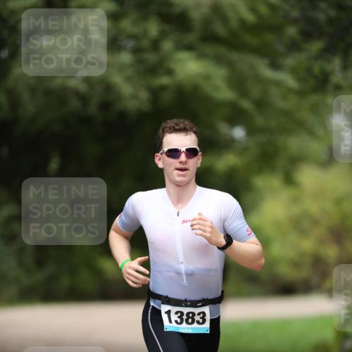30.08.2026 - Elbe Triathlon Hamburg Antke Förster http://msf.ph/oto/10104042 30.08.2026 11:45:26 Laufen 1383 meine-sportfotos.de