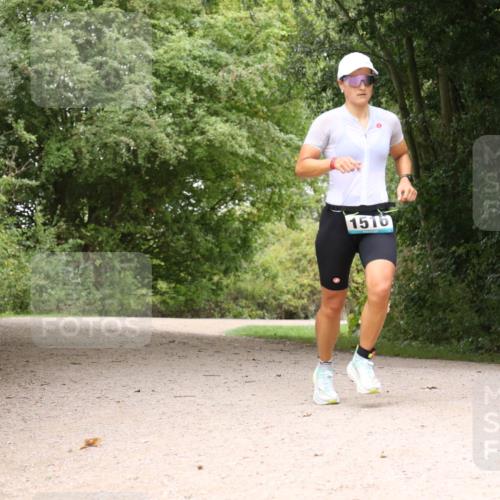 30.08.2026 - Elbe Triathlon Hamburg Antke Förster http://msf.ph/oto/10104047 30.08.2026 11:49:40 Laufen 1516 meine-sportfotos.de