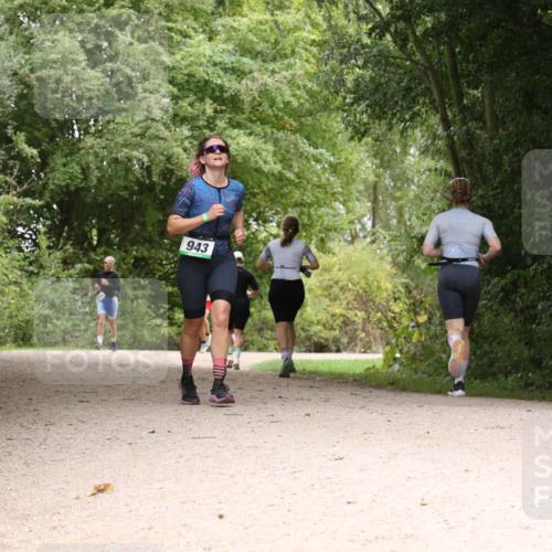 30.08.2026 - Elbe Triathlon Hamburg Antke Förster http://msf.ph/oto/10104057 30.08.2026 11:49:54 Laufen 943, 10 meine-sportfotos.de