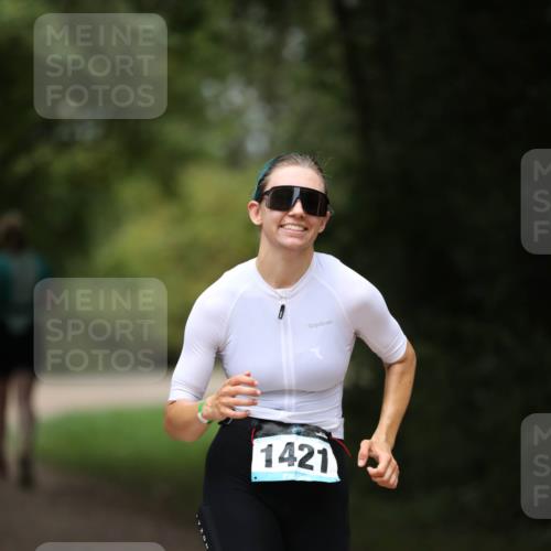 30.08.2026 - Elbe Triathlon Hamburg Antke Förster http://msf.ph/oto/10104064 30.08.2026 11:45:45 Laufen 1421 meine-sportfotos.de