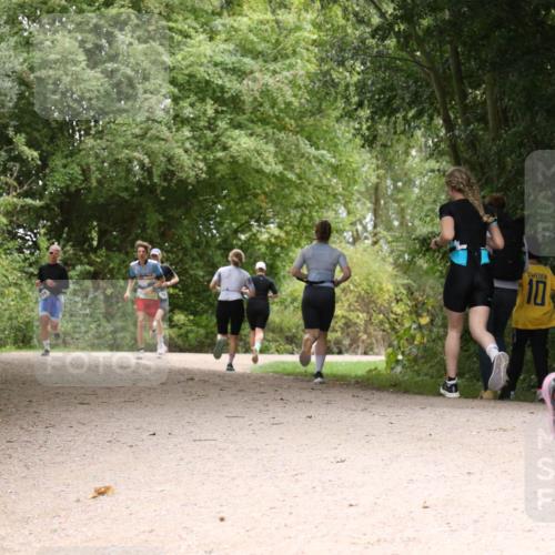 30.08.2026 - Elbe Triathlon Hamburg Antke Förster http://msf.ph/oto/10104065 30.08.2026 11:49:56 Laufen 10, 943 meine-sportfotos.de