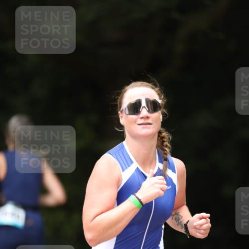 30.08.2026 - Elbe Triathlon Hamburg Antke Förster http://msf.ph/oto/10104076 30.08.2026 11:45:50 Laufen 965 meine-sportfotos.de