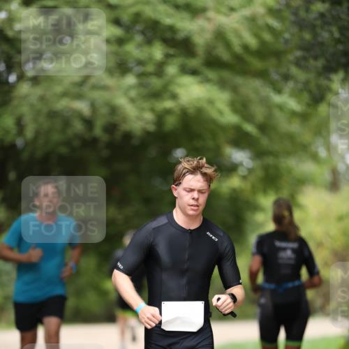 30.08.2026 - Elbe Triathlon Hamburg Antke Förster http://msf.ph/oto/10104114 30.08.2026 11:46:46 Laufen  meine-sportfotos.de