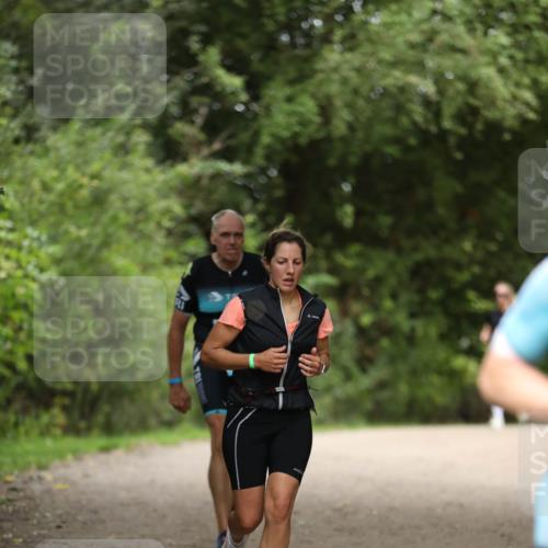 30.08.2026 - Elbe Triathlon Hamburg Antke Förster http://msf.ph/oto/10104140 30.08.2026 11:47:12 Laufen  meine-sportfotos.de