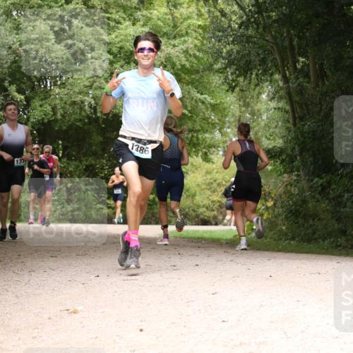 30.08.2026 - Elbe Triathlon Hamburg Antke Förster http://msf.ph/oto/10104175 30.08.2026 11:52:07 Laufen 137, 1386 meine-sportfotos.de