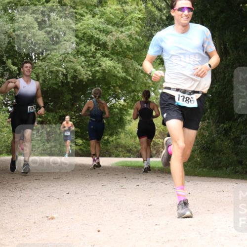 30.08.2026 - Elbe Triathlon Hamburg Antke Förster http://msf.ph/oto/10104179 30.08.2026 11:52:08 Laufen 137, 1386 meine-sportfotos.de
