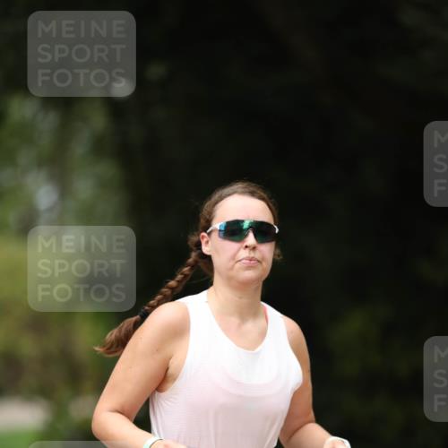 30.08.2026 - Elbe Triathlon Hamburg Antke Förster http://msf.ph/oto/10104180 30.08.2026 11:47:40 Laufen 904 meine-sportfotos.de