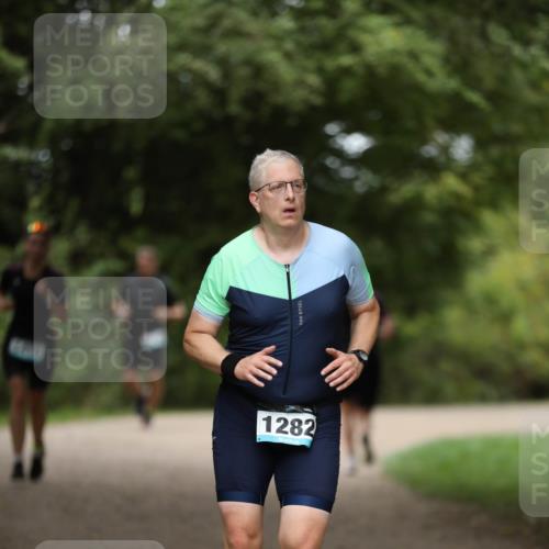 30.08.2026 - Elbe Triathlon Hamburg Antke Förster http://msf.ph/oto/10104182 30.08.2026 11:47:41 Laufen 1282 meine-sportfotos.de
