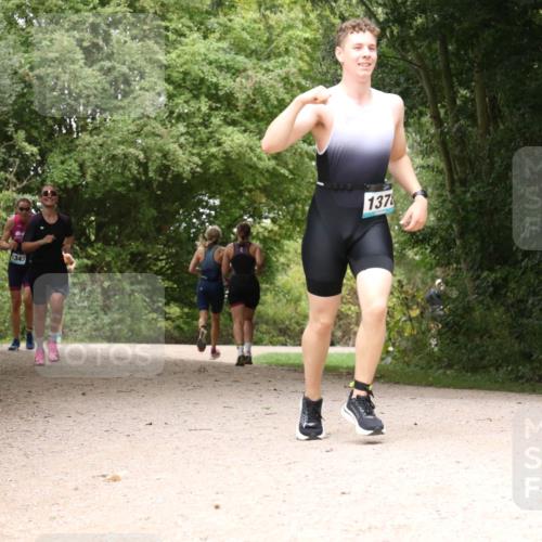 30.08.2026 - Elbe Triathlon Hamburg Antke Förster http://msf.ph/oto/10104185 30.08.2026 11:52:10 Laufen 1343, 1378 meine-sportfotos.de