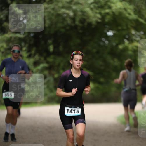 30.08.2026 - Elbe Triathlon Hamburg Antke Förster http://msf.ph/oto/10104190 30.08.2026 11:47:46 Laufen 855, 1415 meine-sportfotos.de