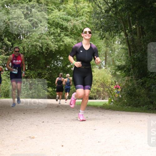 30.08.2026 - Elbe Triathlon Hamburg Antke Förster http://msf.ph/oto/10104193 30.08.2026 11:52:14 Laufen 1393, 944, 343 meine-sportfotos.de