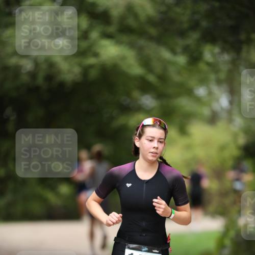 30.08.2026 - Elbe Triathlon Hamburg Antke Förster http://msf.ph/oto/10104194 30.08.2026 11:47:47 Laufen 1415 meine-sportfotos.de