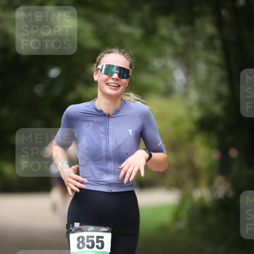30.08.2026 - Elbe Triathlon Hamburg Antke Förster http://msf.ph/oto/10104198 30.08.2026 11:47:49 Laufen 855 meine-sportfotos.de