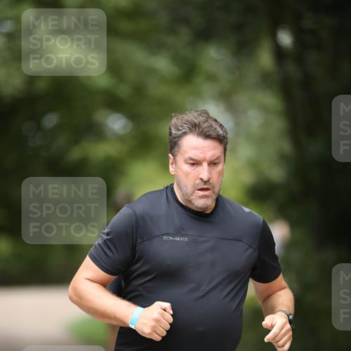 30.08.2026 - Elbe Triathlon Hamburg Antke Förster http://msf.ph/oto/10104210 30.08.2026 11:47:54 Laufen 1270 meine-sportfotos.de