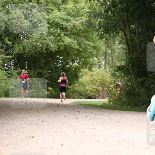 30.08.2026 - Elbe Triathlon Hamburg Antke Förster http://msf.ph/oto/10104211 30.08.2026 11:52:22 Laufen 1400, 393 meine-sportfotos.de