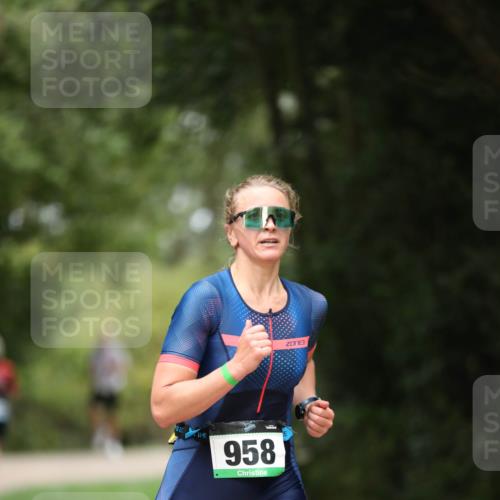 30.08.2026 - Elbe Triathlon Hamburg Antke Förster http://msf.ph/oto/10104220 30.08.2026 11:48:00 Laufen 958, 3 meine-sportfotos.de