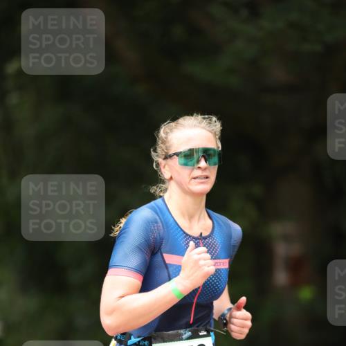 30.08.2026 - Elbe Triathlon Hamburg Antke Förster http://msf.ph/oto/10104222 30.08.2026 11:48:01 Laufen 958 meine-sportfotos.de
